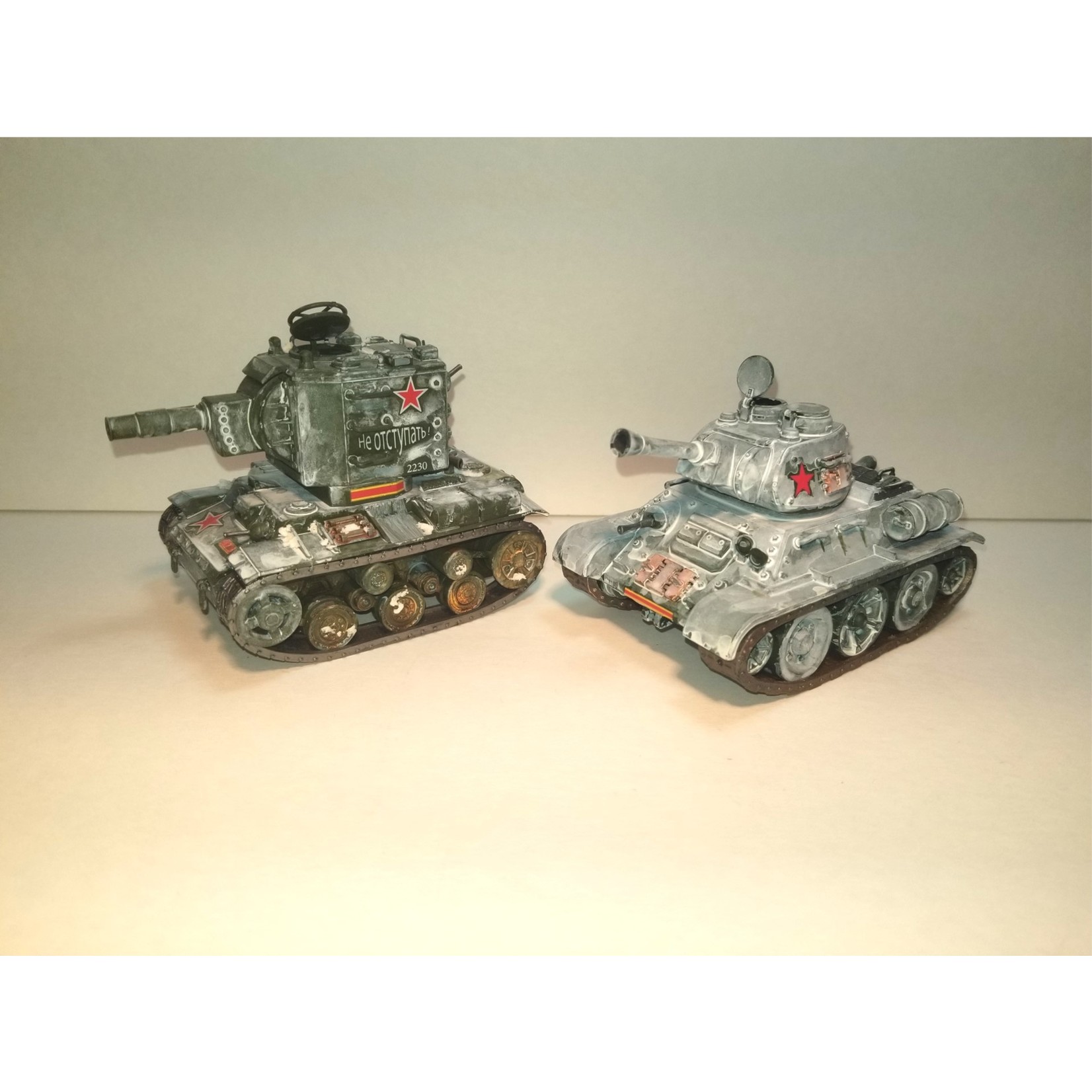 Russian Toon Tanks KV-1/2 and T-34 (Meng Models)  -  Bruce Elliott