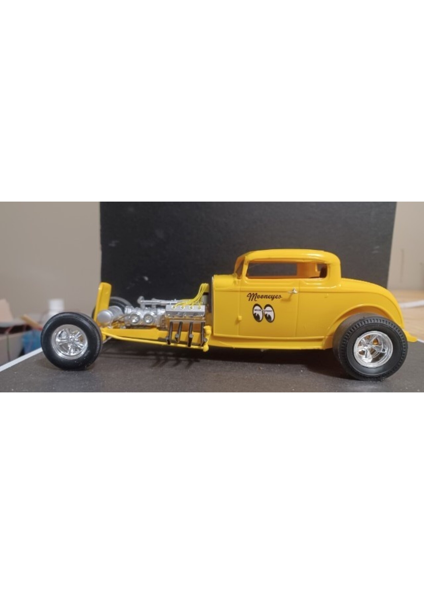 Custom Built '32 Ford "Mooneyes" Dragster - by Rob Berreth