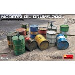MiniArt MIN35615 Modern Oil Drums 200 litre (1/35)