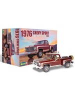 Revell REV4486 1976 Chevy Sport Stepside Pickup 4x4 (1/25)