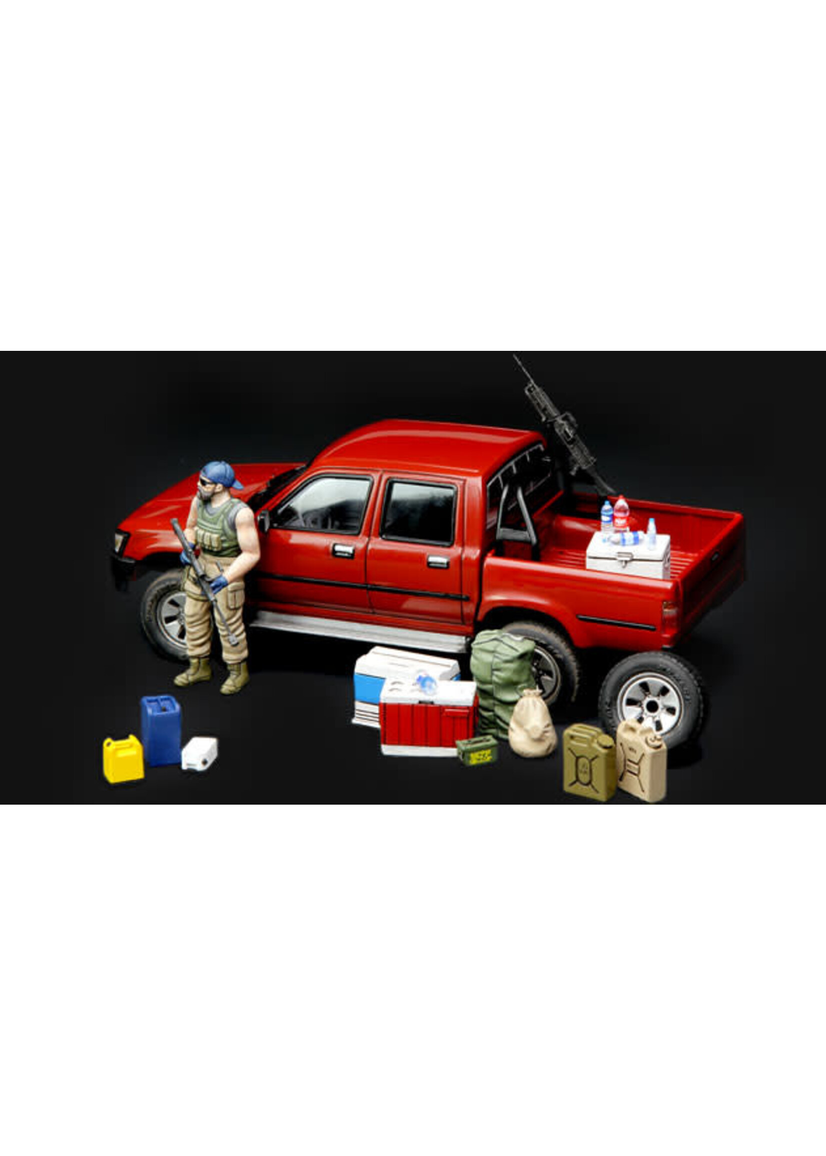 MENG MENGVS002 Pick Up with Equipment (1/35)