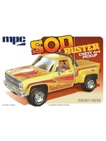 MPC MPC972 1981 Chevy Stepside Pickup Sod Buster (1/25)