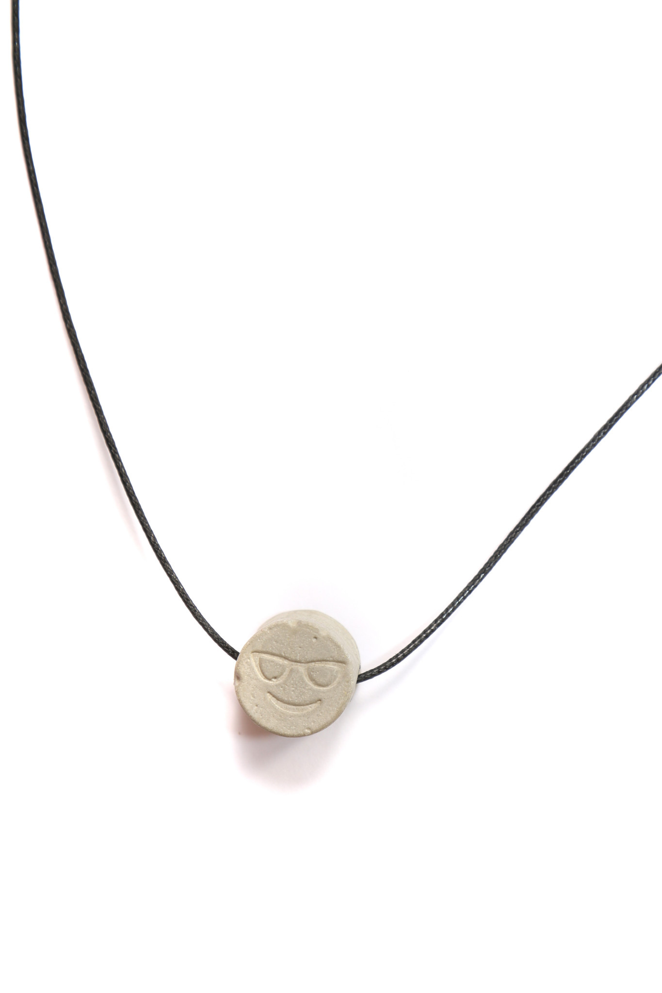 RUBA DESIGNER Cement Necklace Pink Smiling Face Emoji