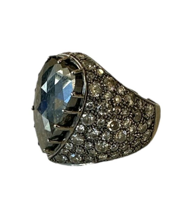 YOLA JAHSHAN Black Diamonds Pinky Ring