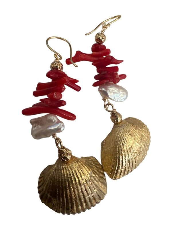 INAMUL LUMANI Murjana coral earrings with keshi pearl and shell