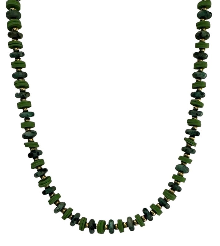 FEATHERLIGHT Shades of Green stone necklace