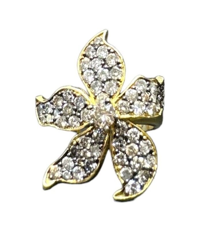 YOLA JAHSHAN Ice Diamond Flower Cuff