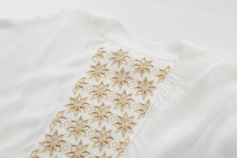 BLOOMS OF LOVE White The Starry Nights Kimono