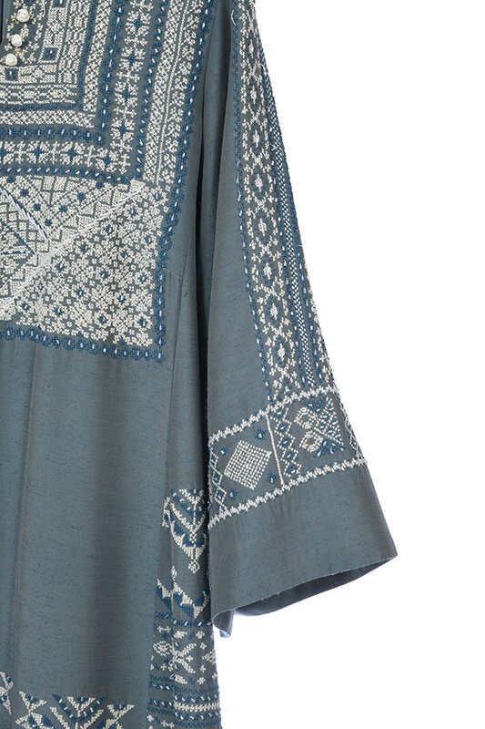 EMAN ALAHMAD Badia Collection - Grey Blue Thoub with White and Navy Blue Embroidery