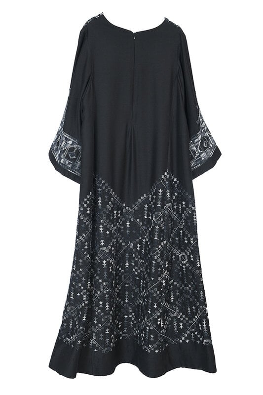 EMAN ALAHMAD BLACK ITALIAN SILK THOUB WITH White and GREY EMBROIDERY