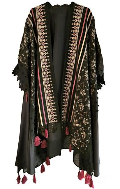 OLA'S GARDEN black Abaya with embroidery and fuchsia tassels