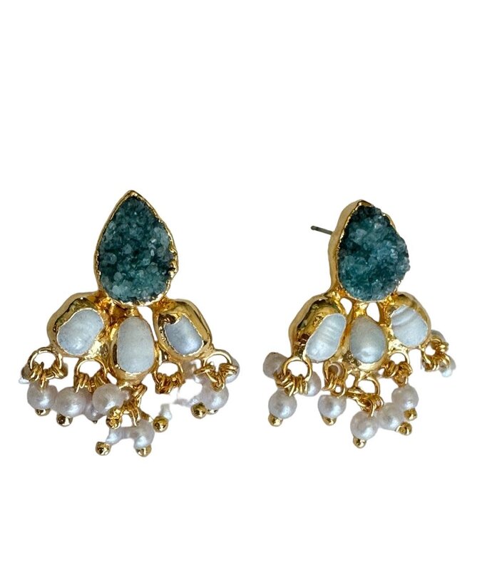 SUHA DESIGN Pearl earrings with Turquoise Druzy Agate