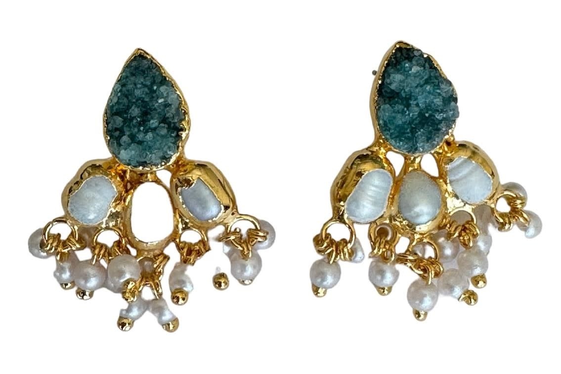 SUHA DESIGN Pearl earrings with Turquoise Druzy Agate