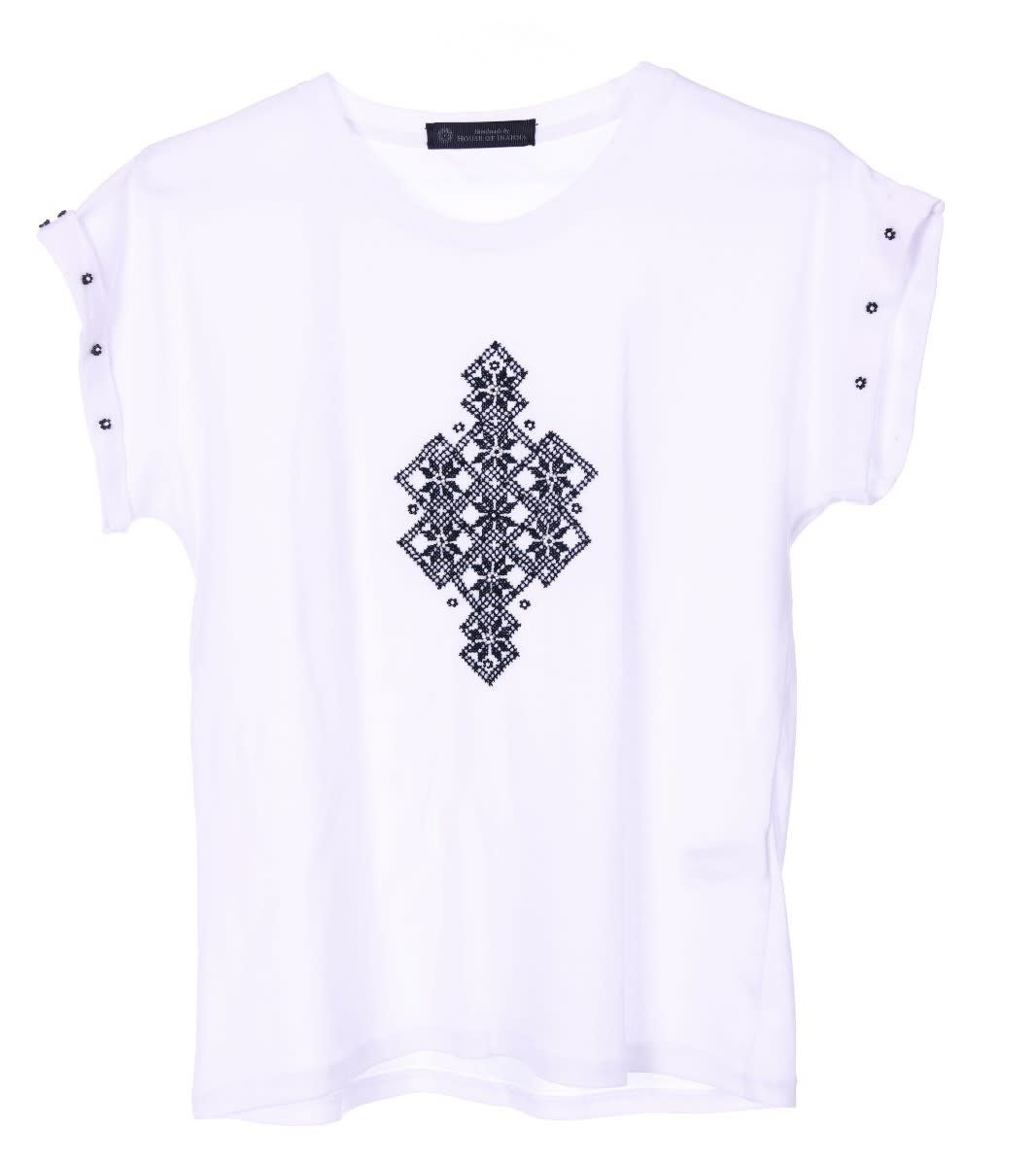 HOUSE OF INNANA White T-Shirt with Embroidery