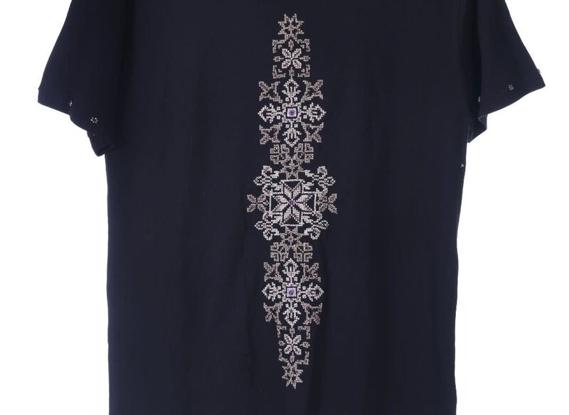 HOUSE OF INNANA Black T-Shirt with Embroidery