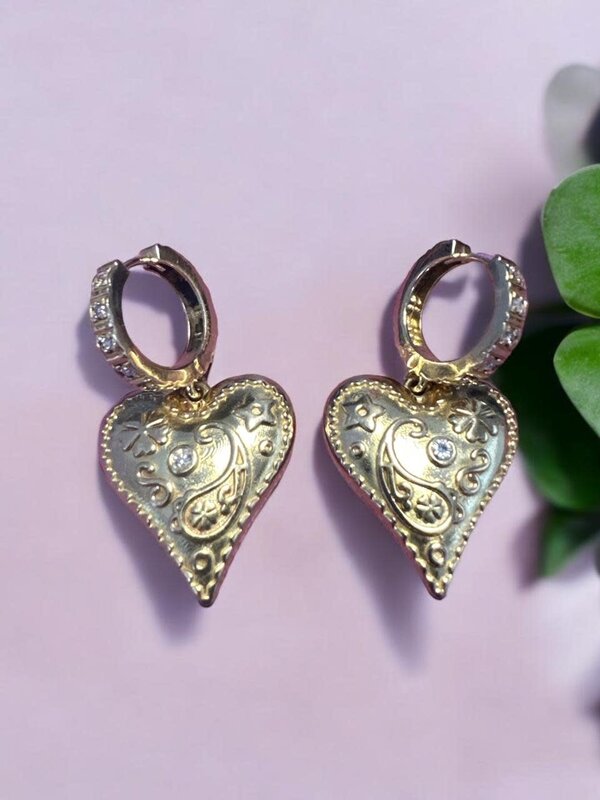 YOLA JAHSHAN Heart Shape Yellow Gold and Diamond Earrings