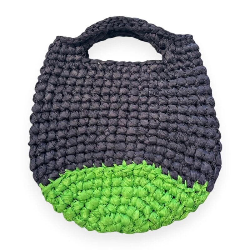 YOLA JAHSHAN FASHION Black and Green Straw Bag