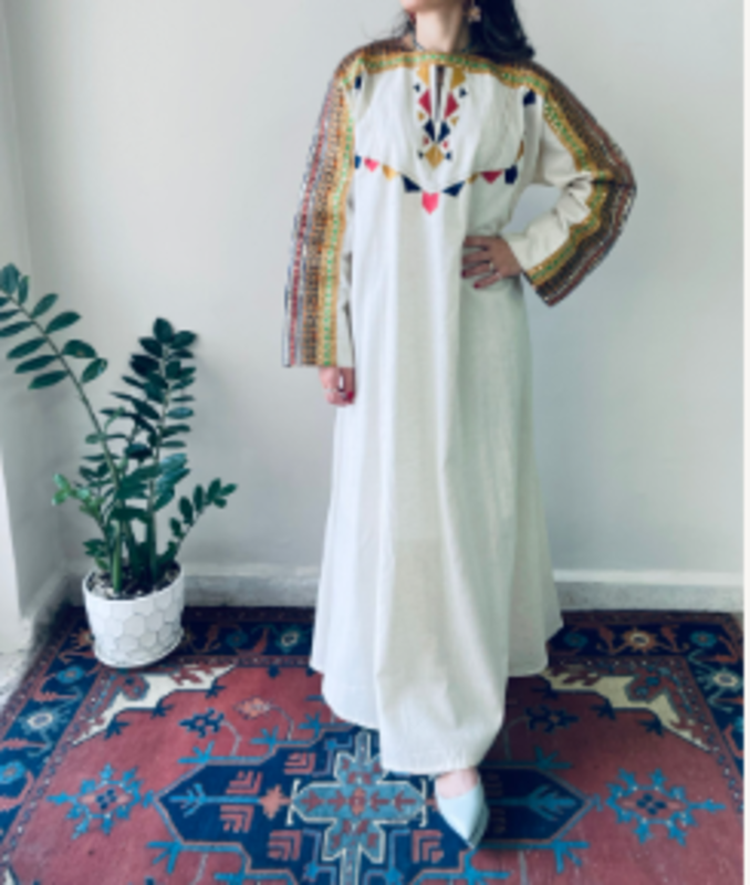 LAM COLLECTIONS long off-white Abaya with embroidery