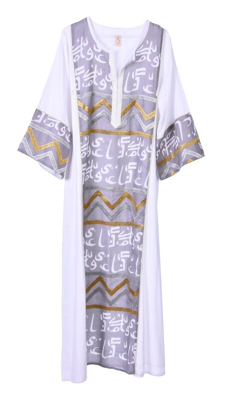 LAM COLLECTIONS White Abaya with Arabic calligraphy Details