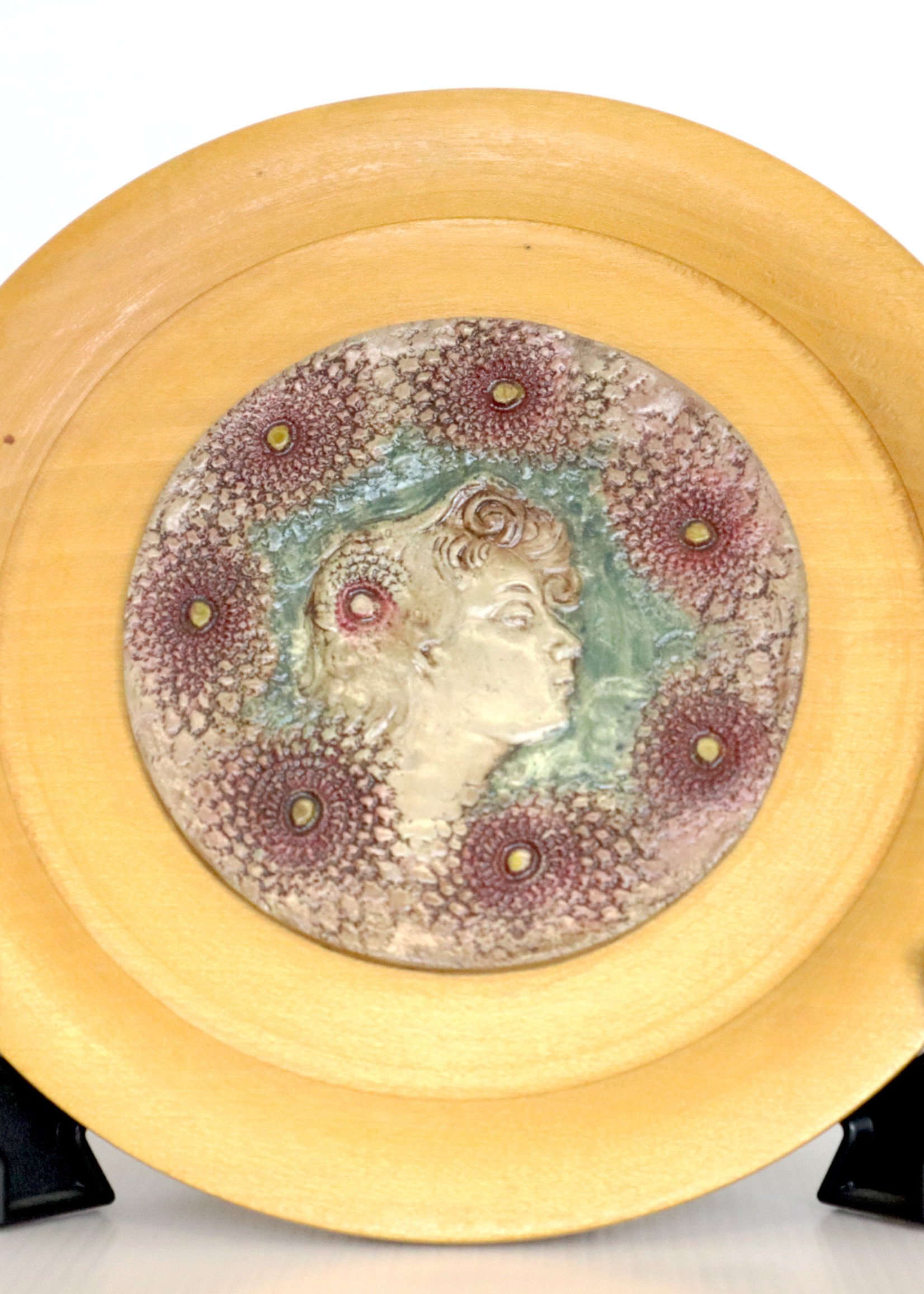 BW Wooden plate w/ ceramic image