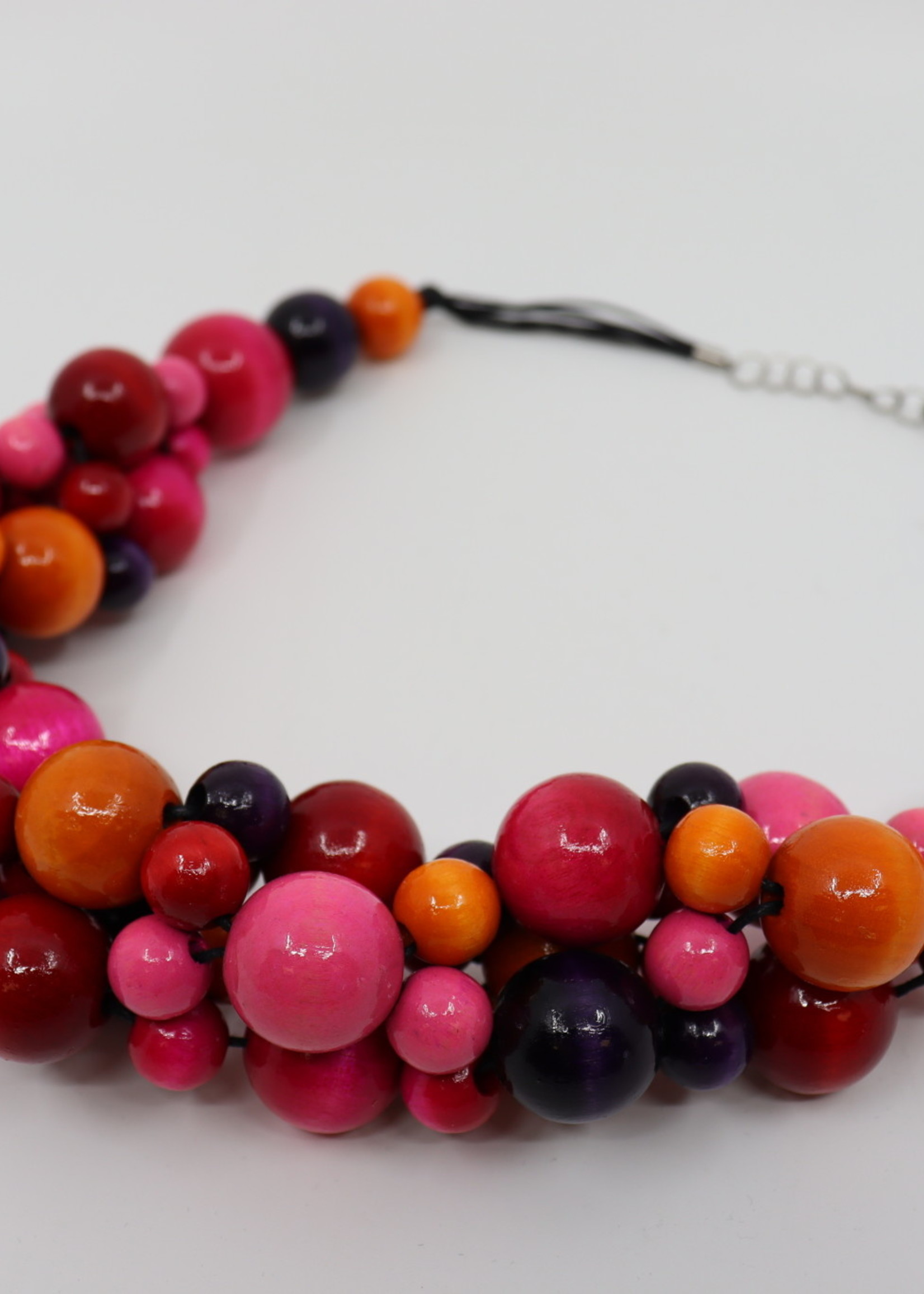 None Berry-Style Beaded Necklace