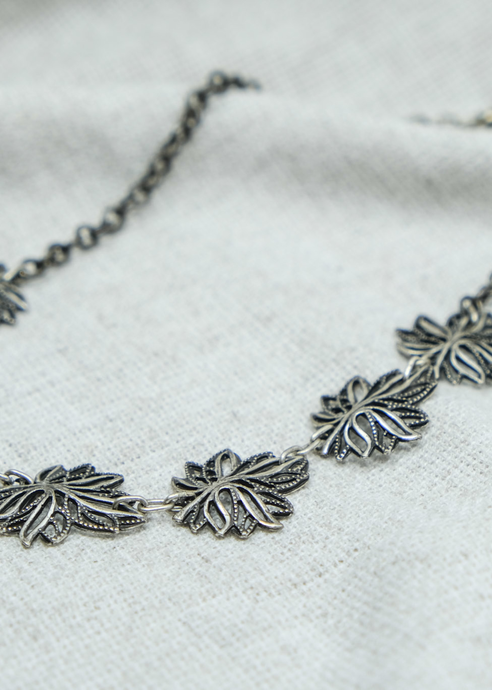 None ACCESSORIES - Maple Leaf Repeating Necklace