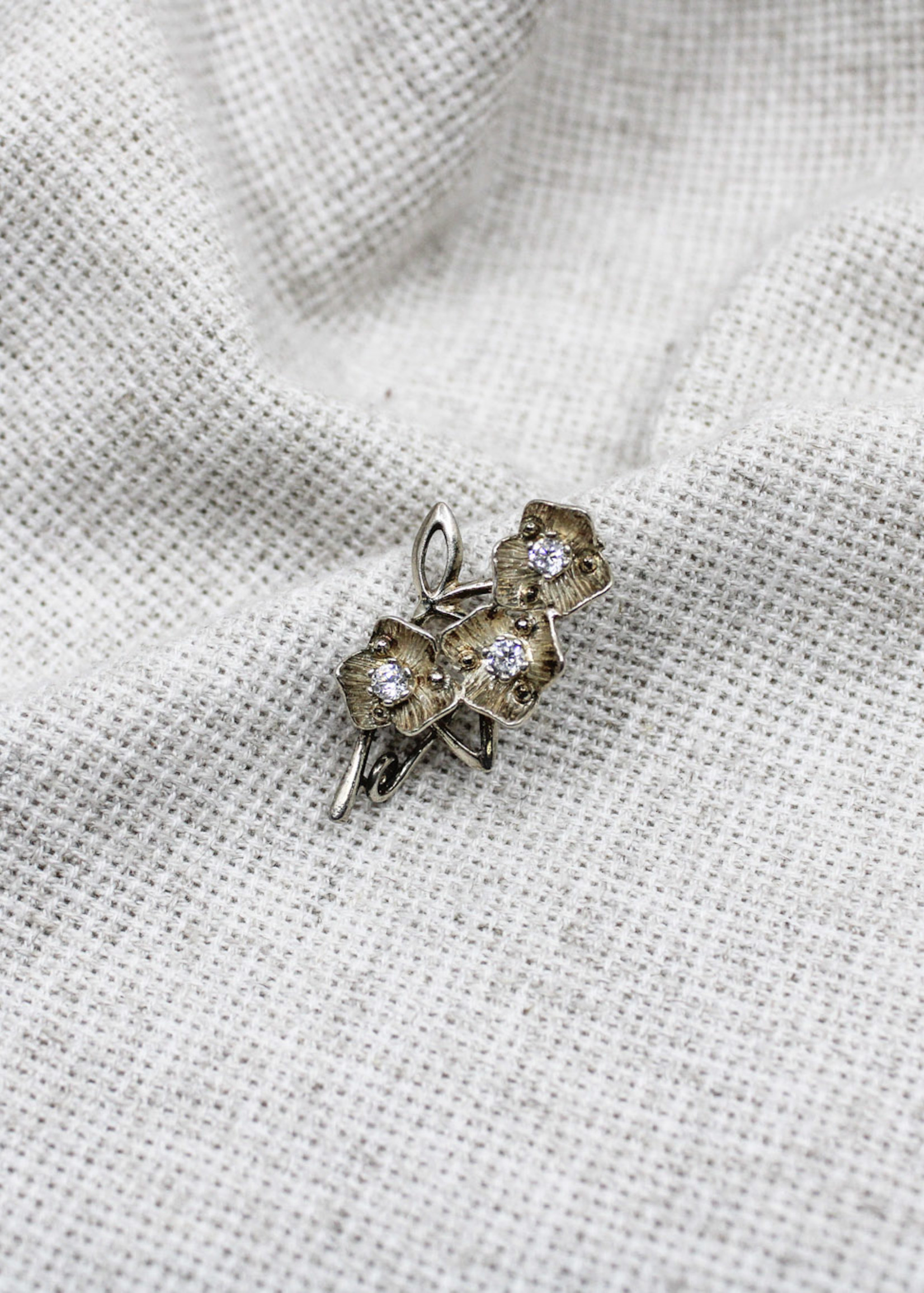 None JEWELRY - Silver Floral Lapel Pin
