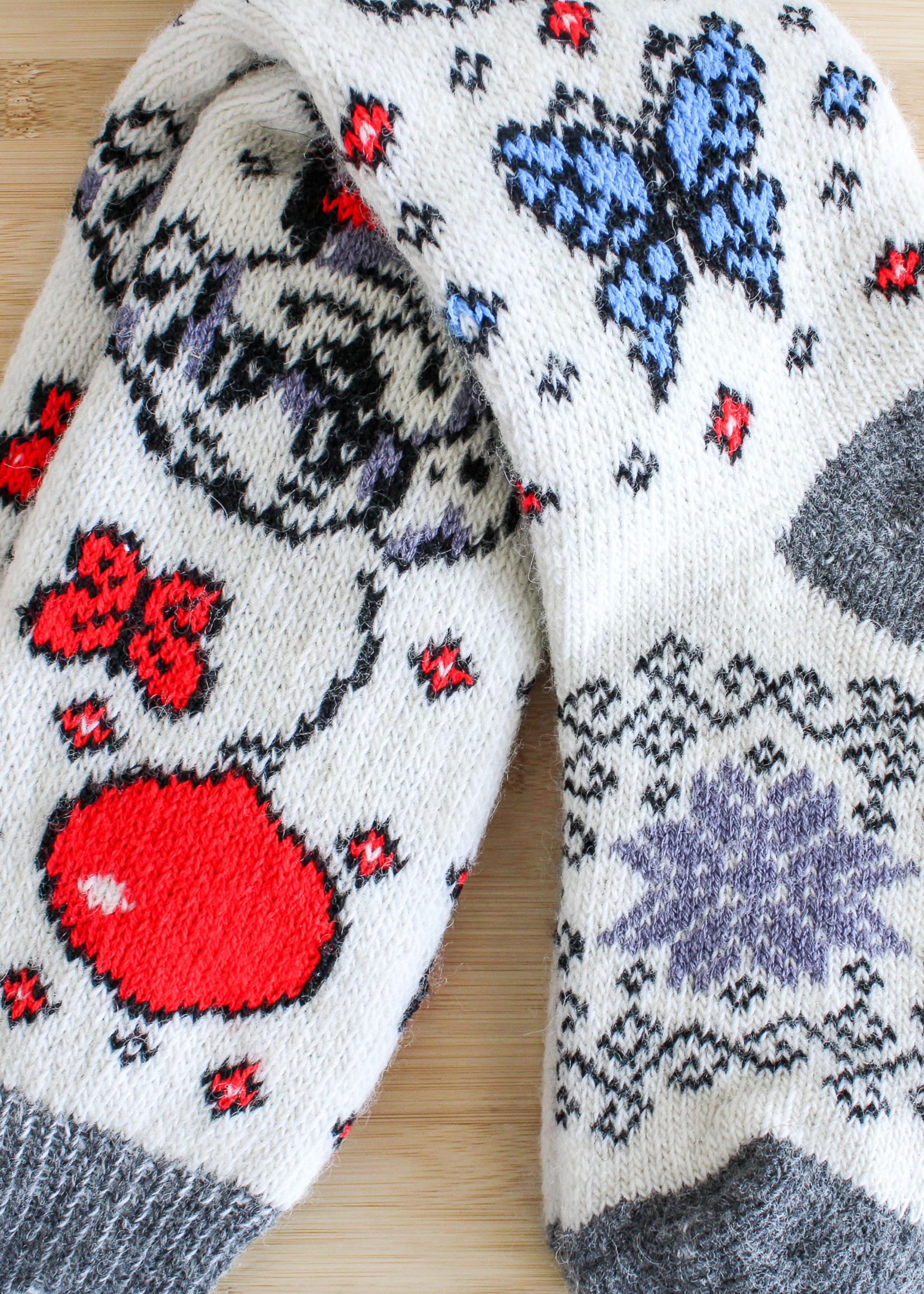 Wool Beige-Gray  Socks with Puppy