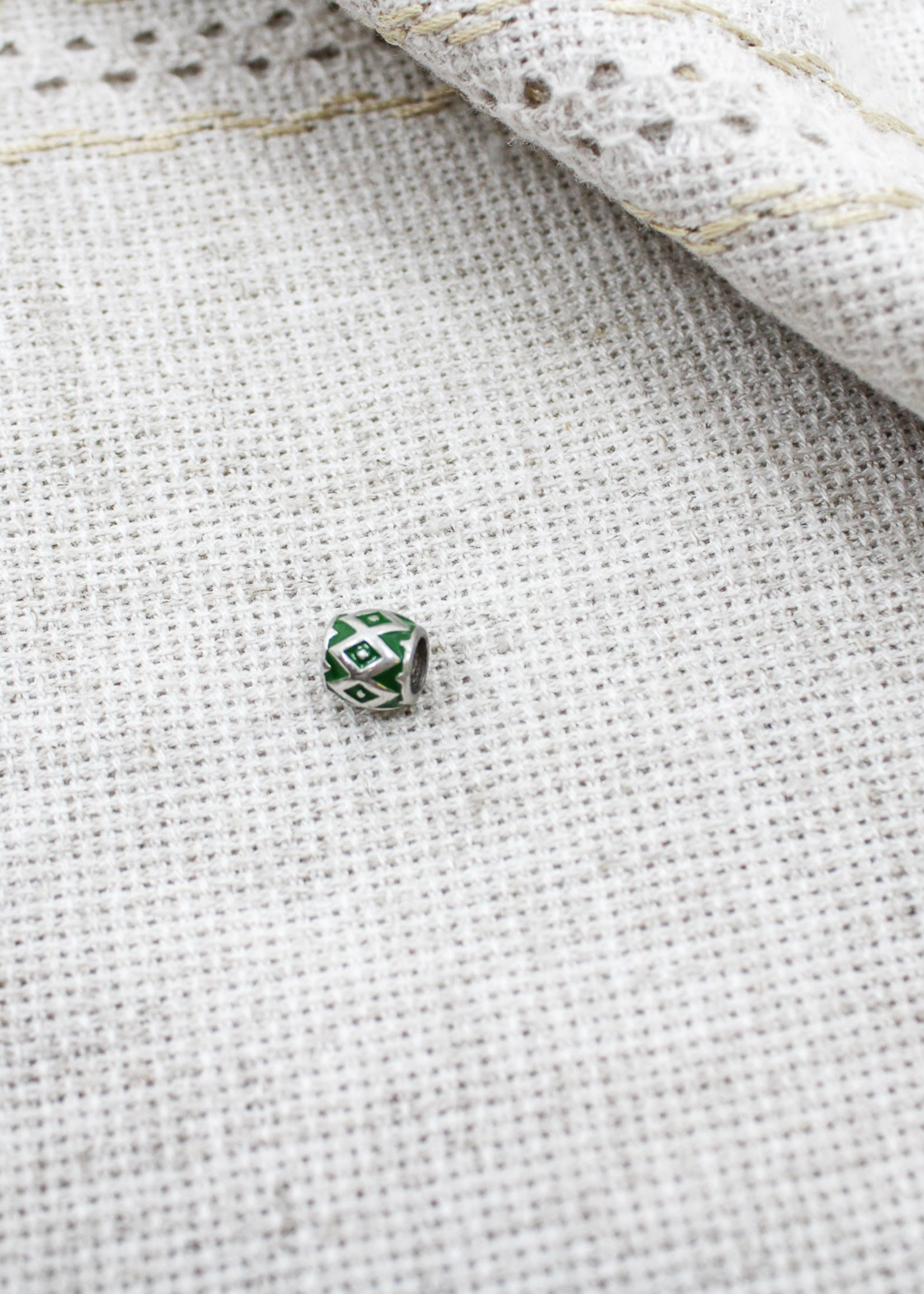 None JEWELRY - Green Zig-Zag Charm