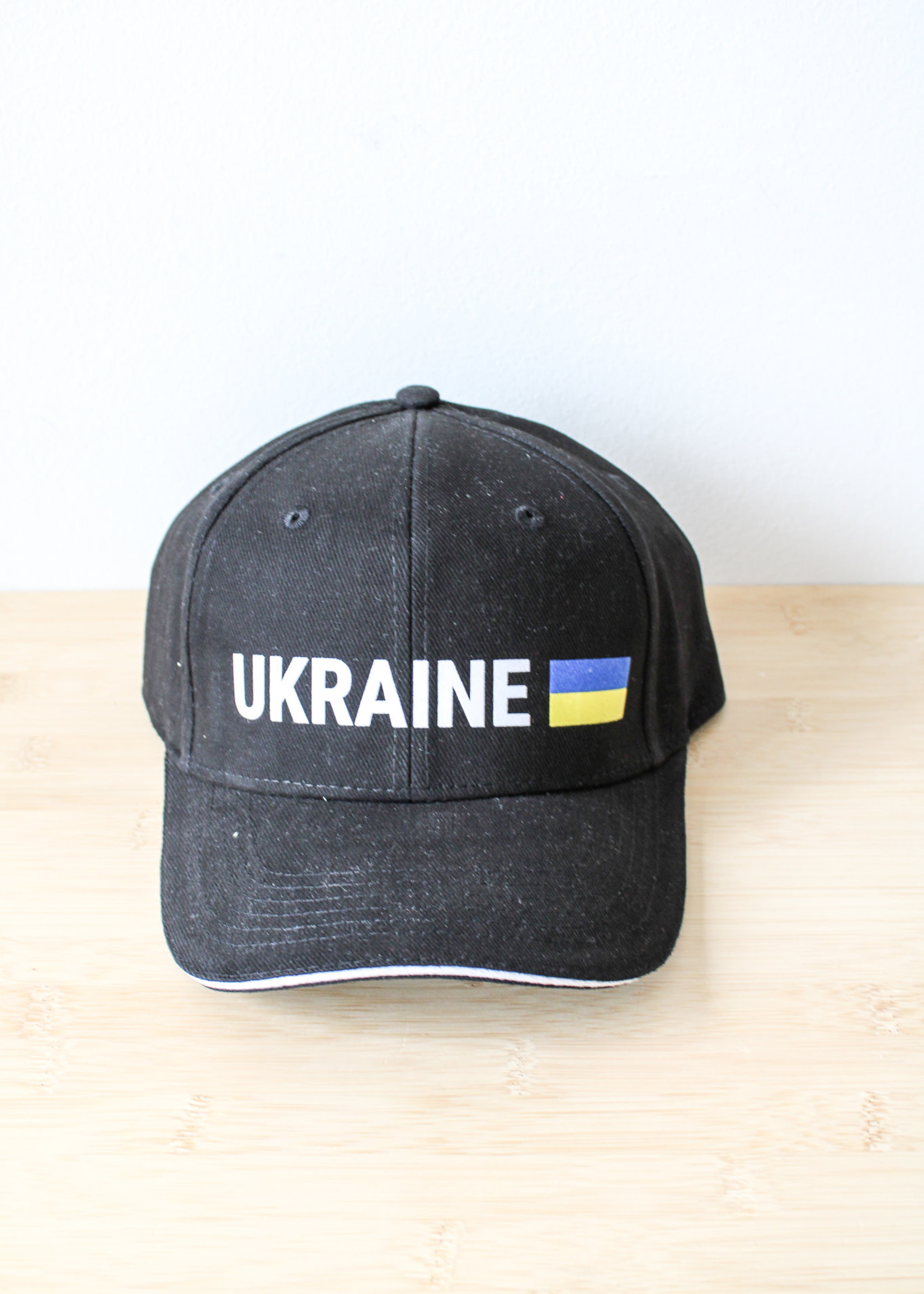CAP - Baseball Black cap with  sign  "Ukraine " and Flag