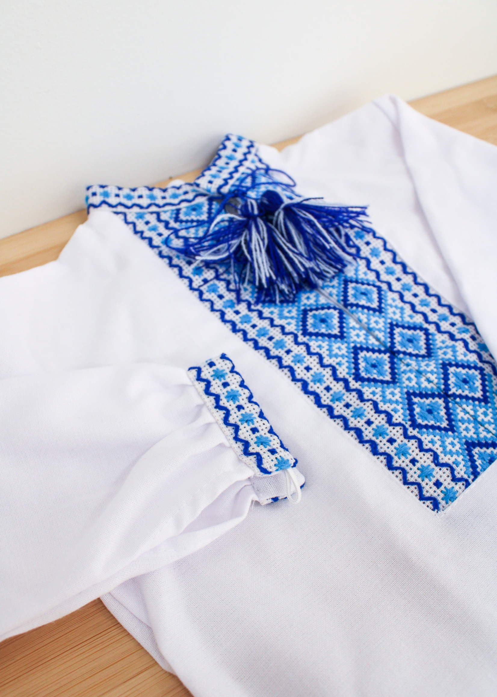 VYSHYVANKA -  Baby Boy, White / Embroidered,  3 -4 years