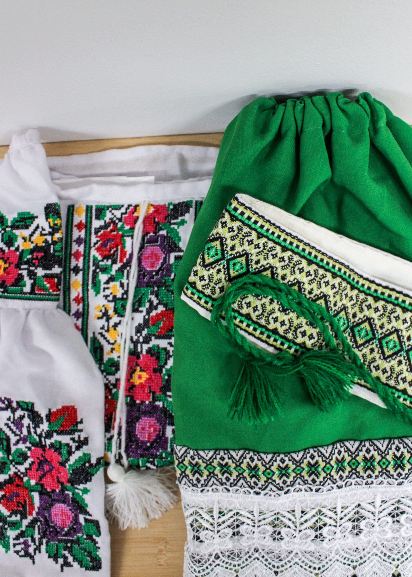 KIDS - GIRL SUIT - Vyshyvanka, skirt, & sash (green)