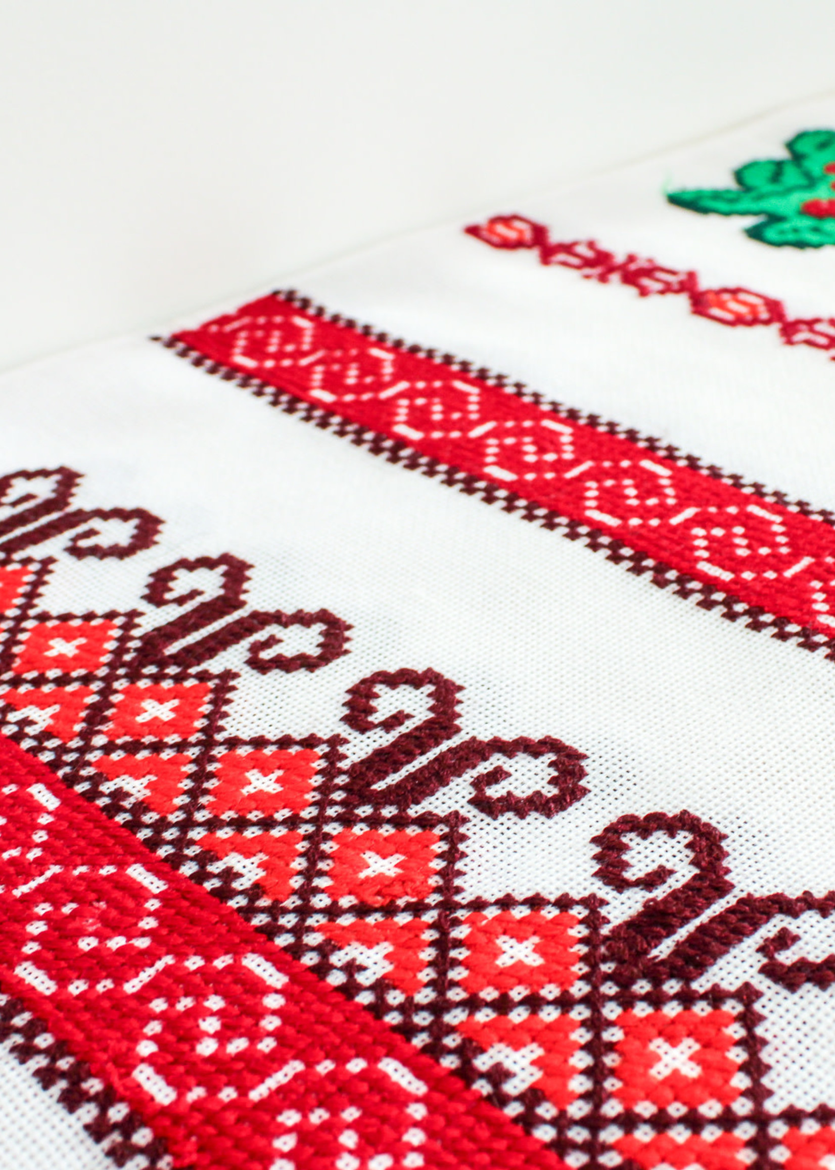 None Acorn and Cranberry Runner With Red Embroidery