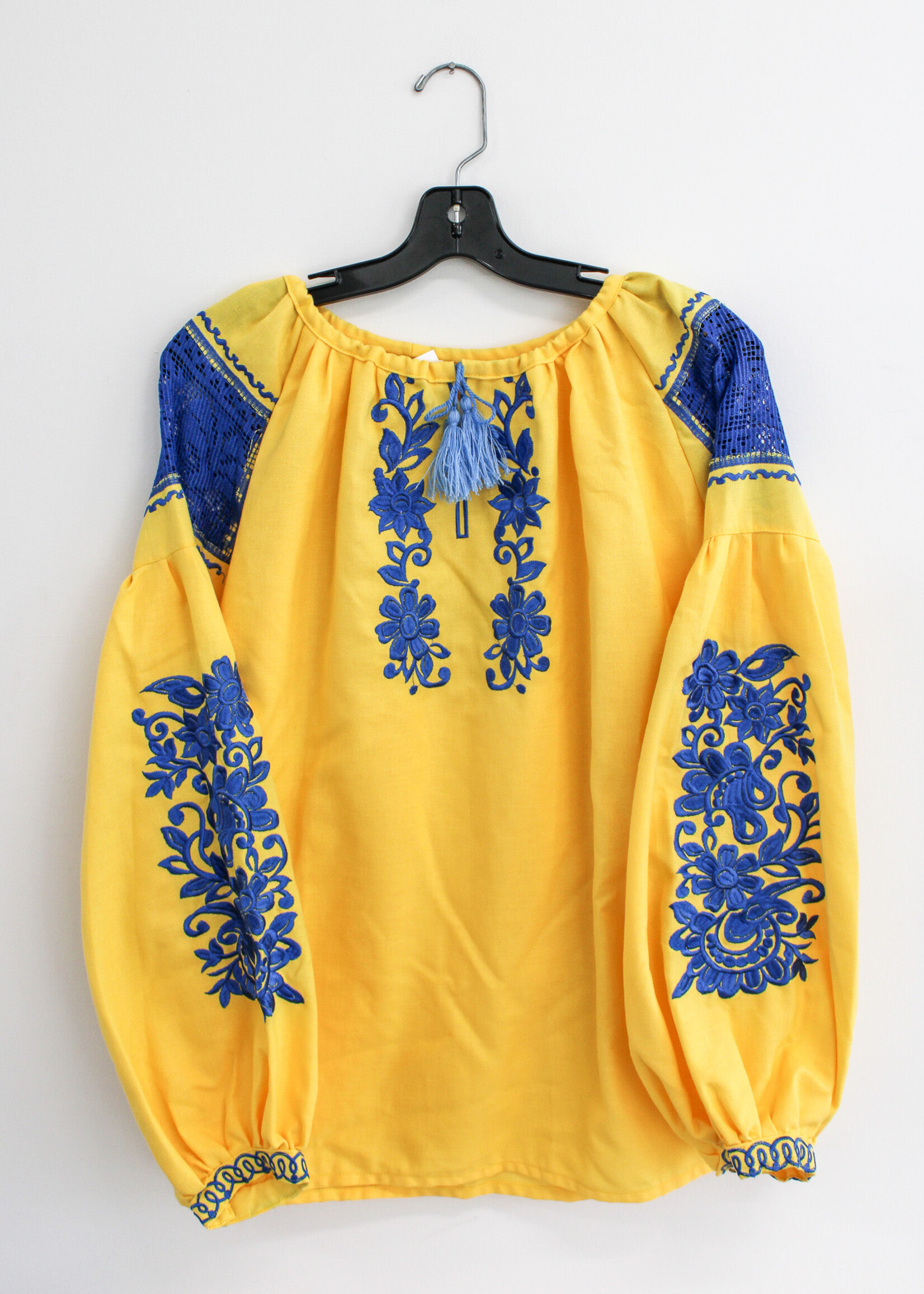 VYSHYVANKA - Bust: 48 in. Yellow/ Blue with Floral Pattern