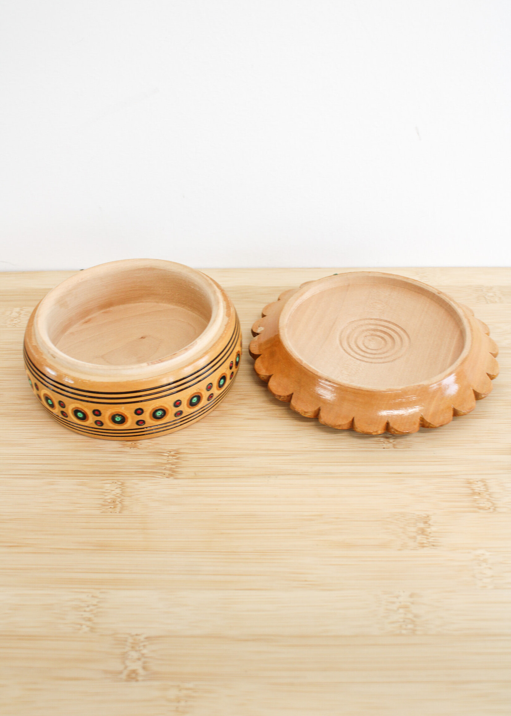 HOME - Box Round Inlaid Wooden Carved ( d 4.5")