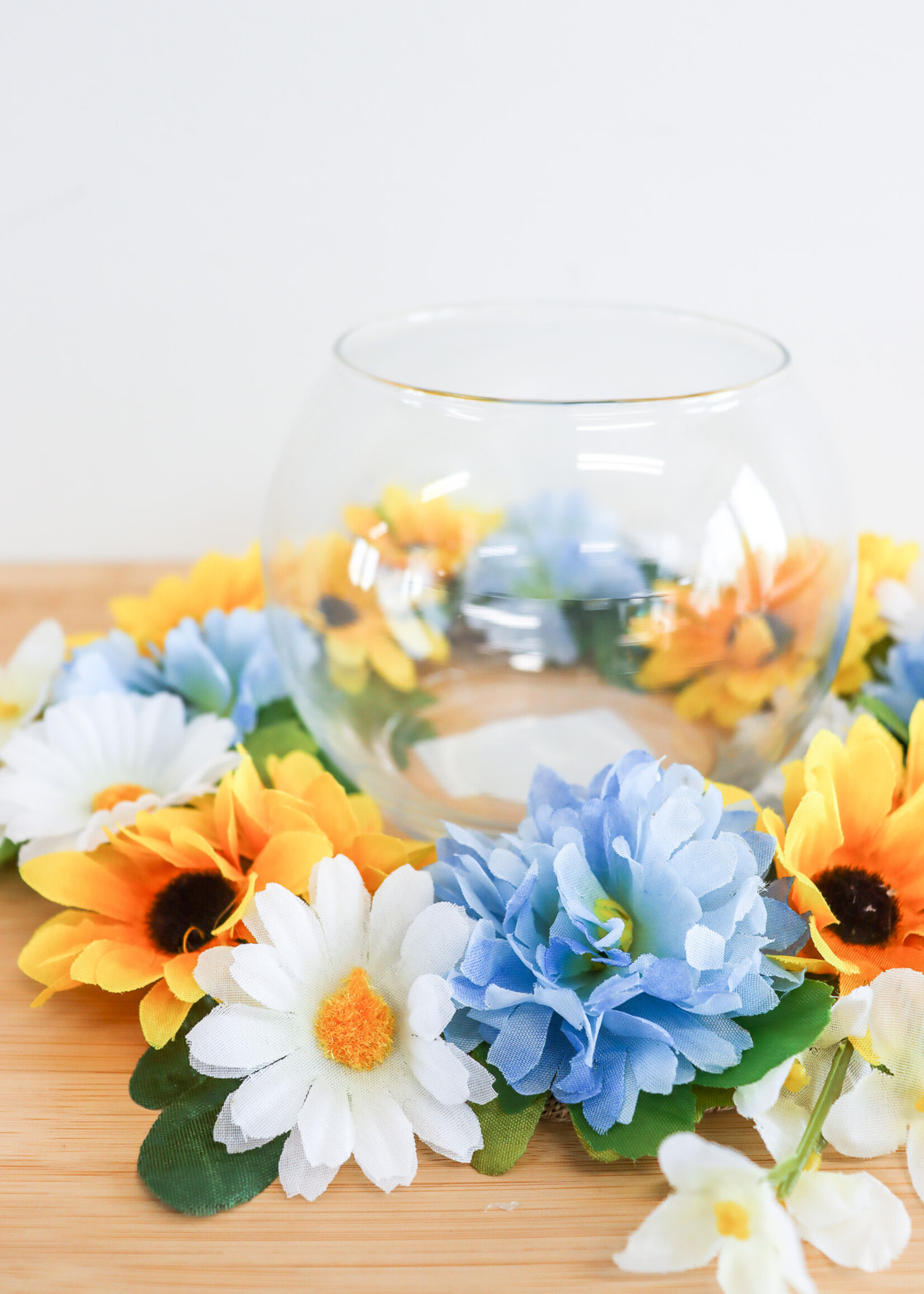 DECOR - Wreath and Candle Table Centerpiece