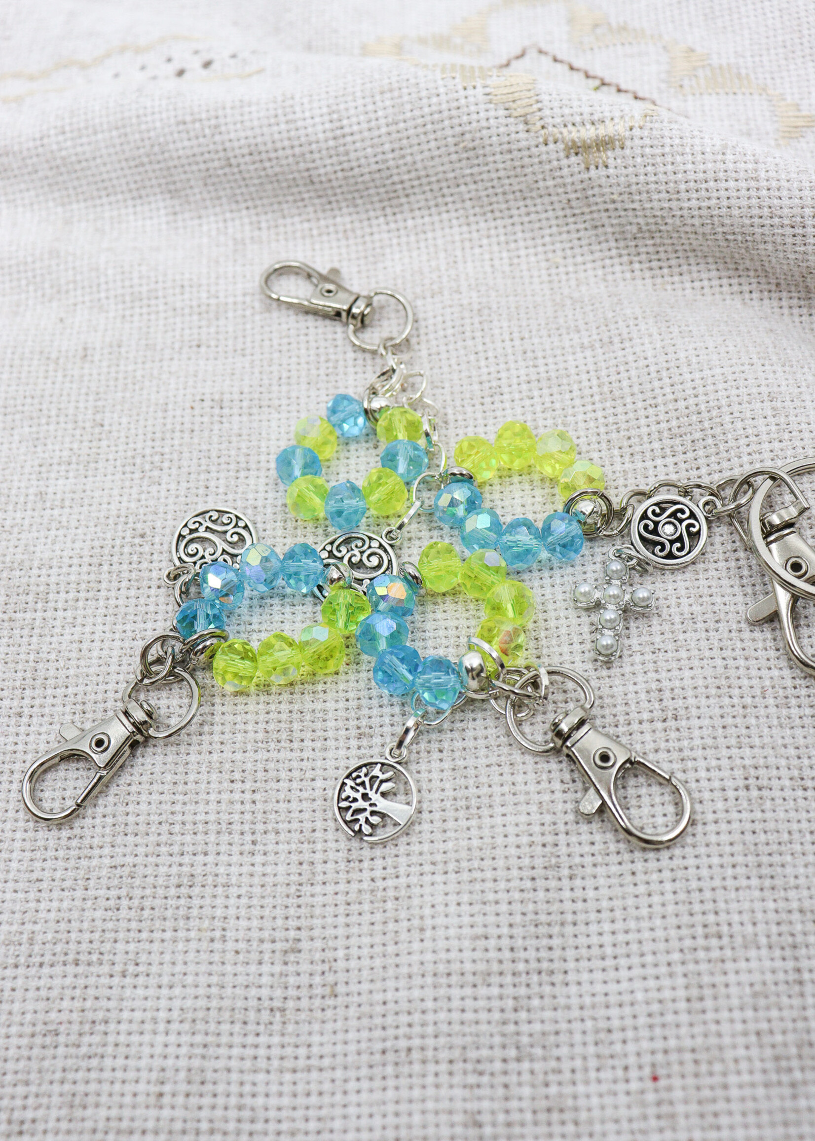 ACCESSORIES - Keychain with Charms  Blue/Yellow Beads