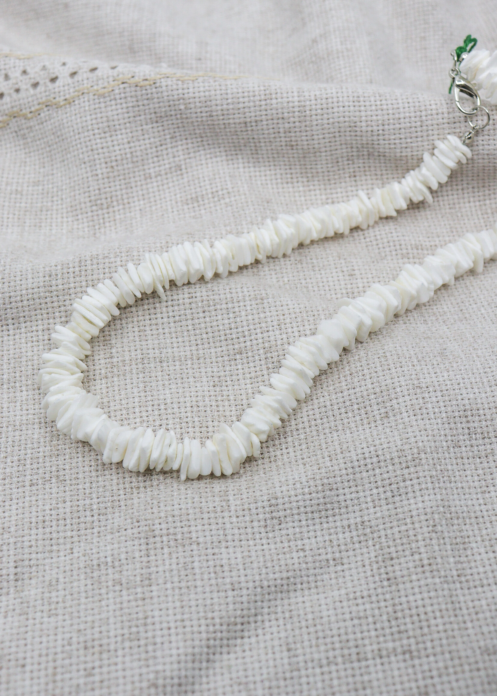 ACCESSORIES - Necklace, White Puka Shell