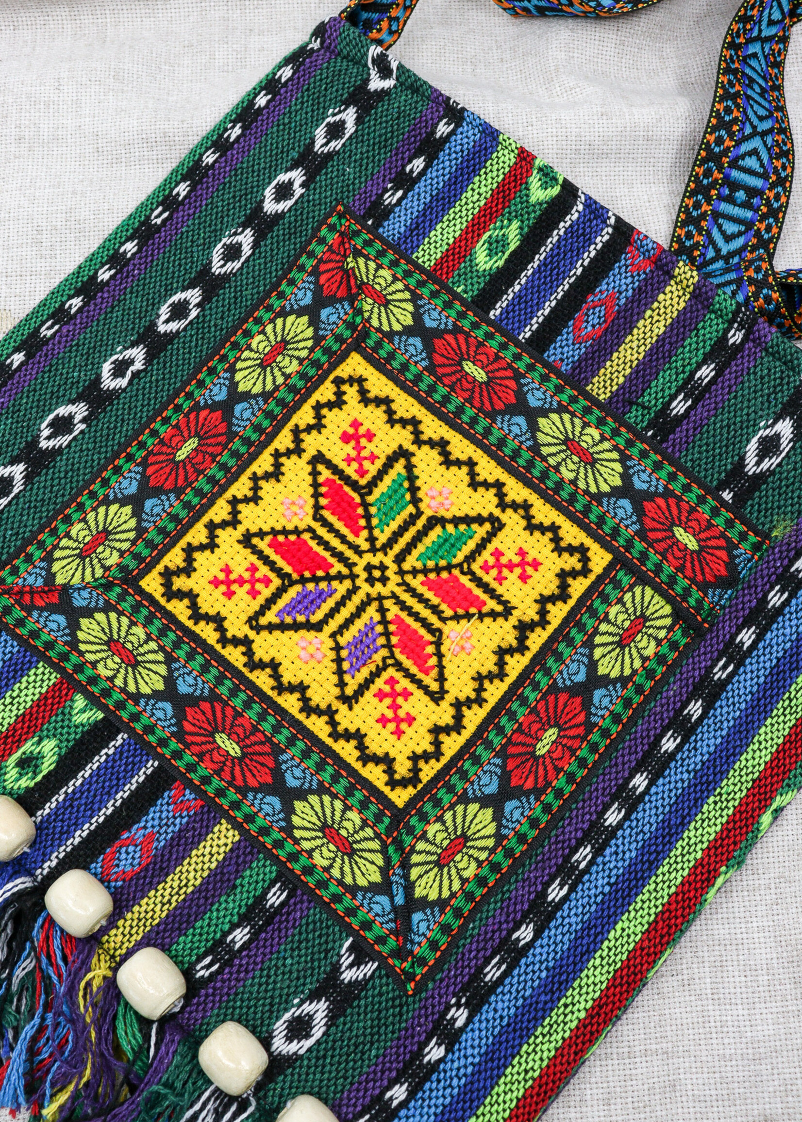 ACCESSORIES -  Embroidered Tote bag  made of wool (Ukraine)