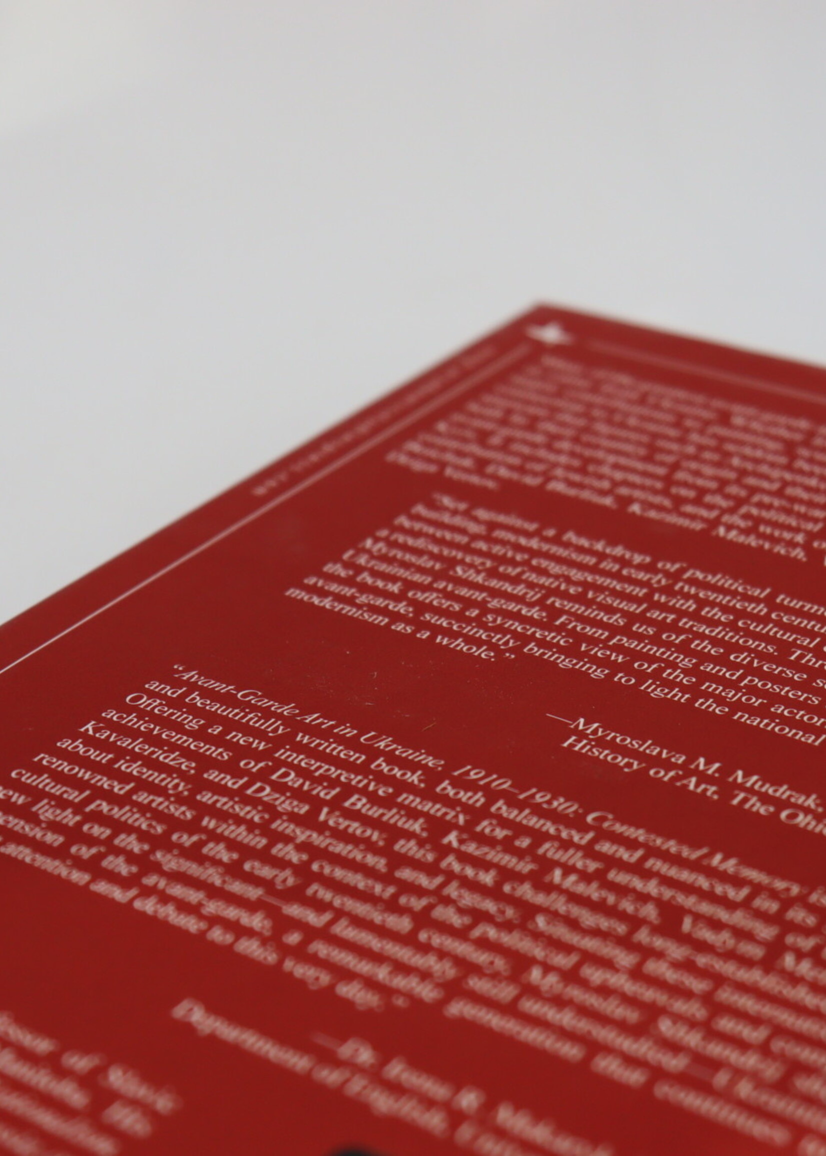 None BOOK - Avant-Garde Art in Ukraine  by Myroslav Shkandrij
