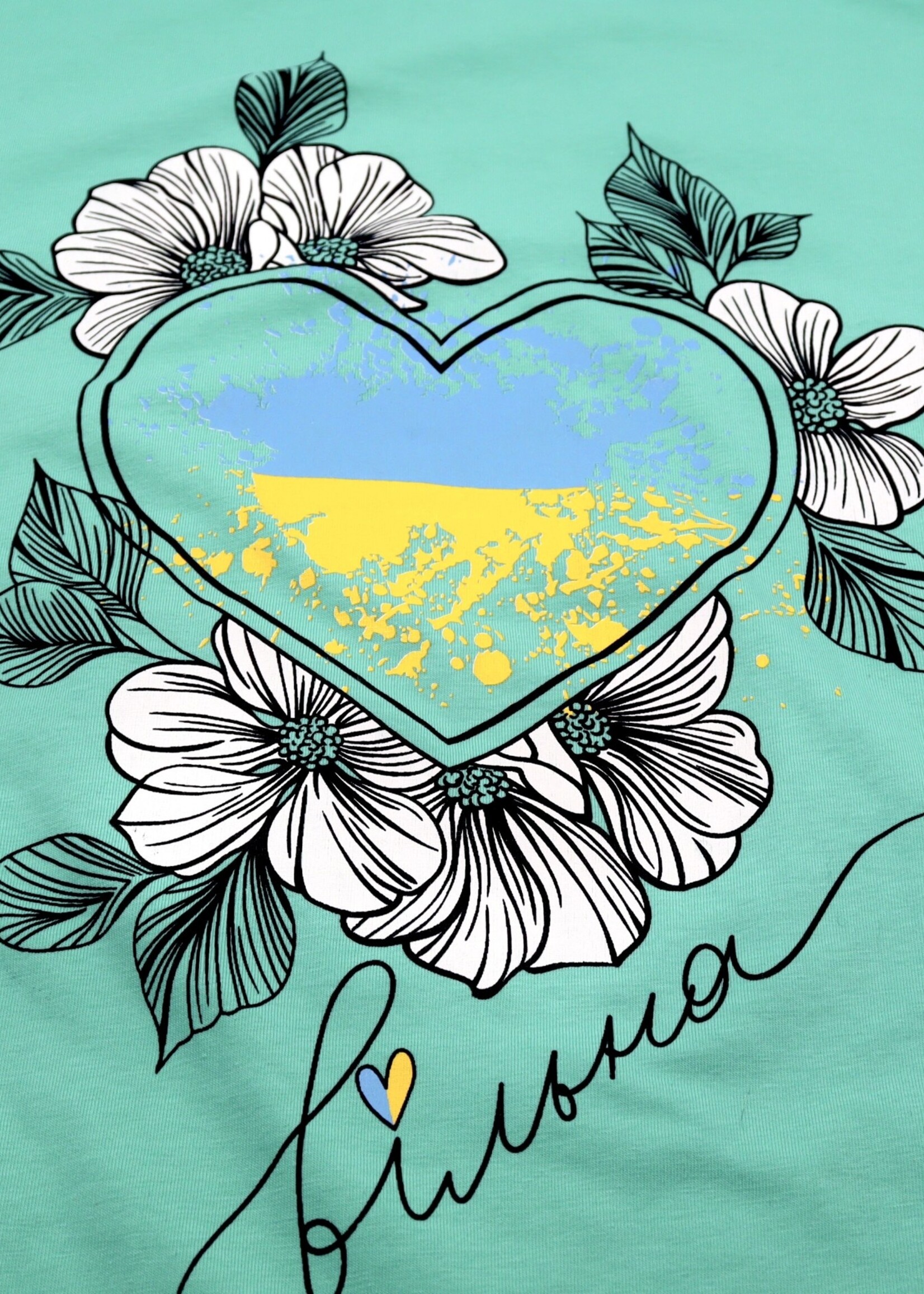 APPAREL - T-Shirt Green, size 54, Thermal- Transfer Heart in Blue/ Yellow print