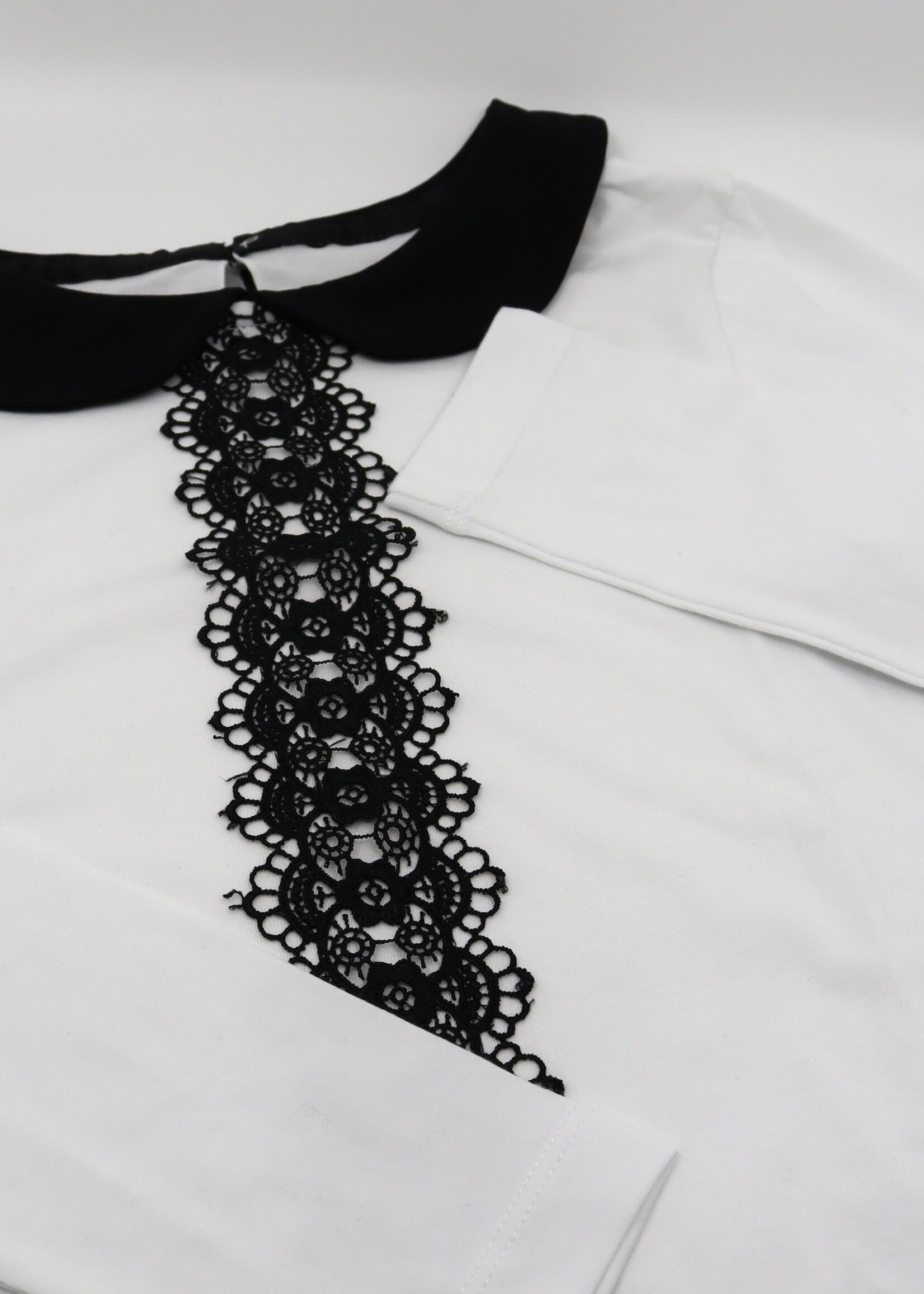 KIDS  -  Girl's White T-shirt, Black Lace,  long- sleeve size 128, 7 years