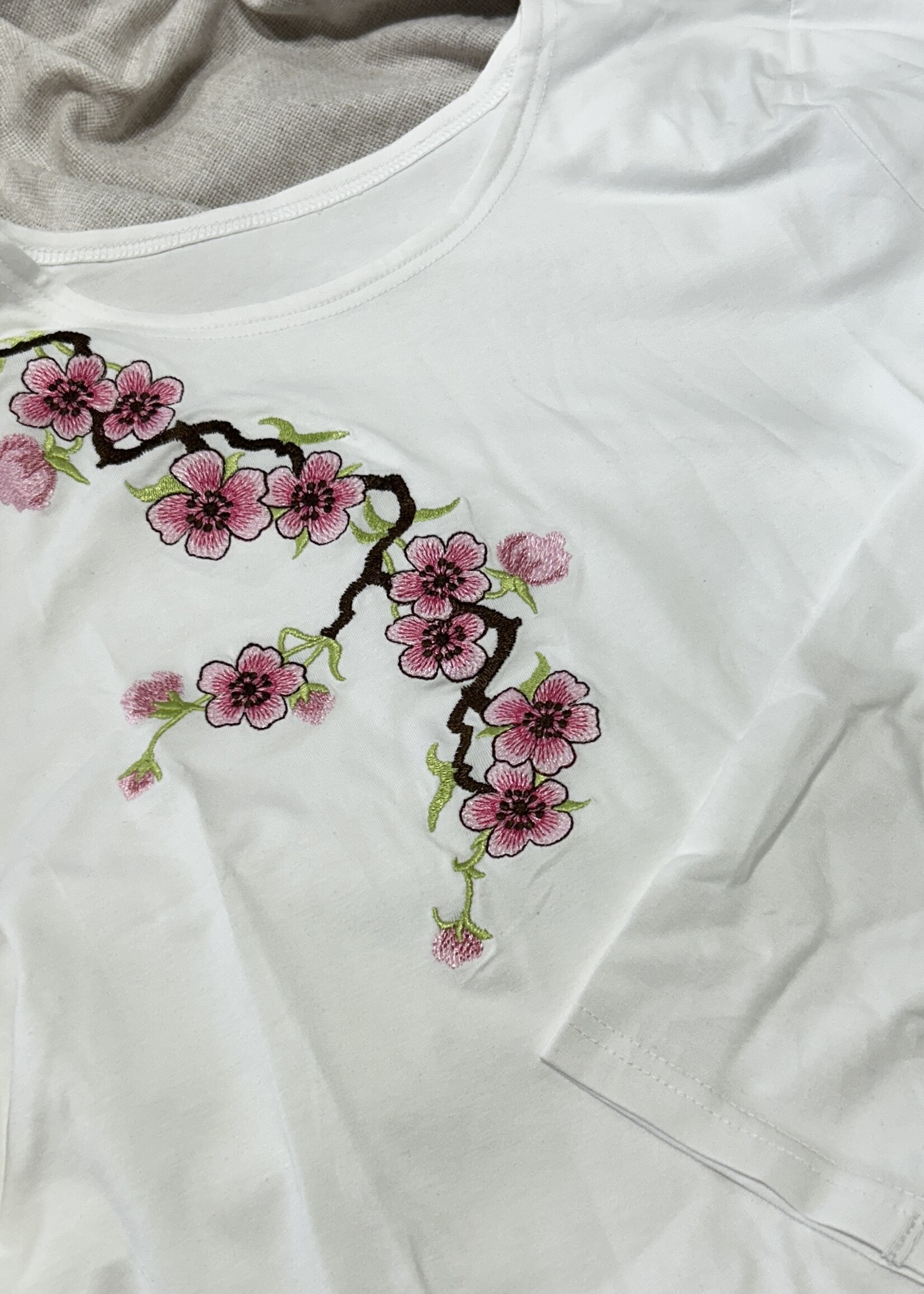 APPAREL -T- SHIRT - (W) Cherry Blossom, Sakura