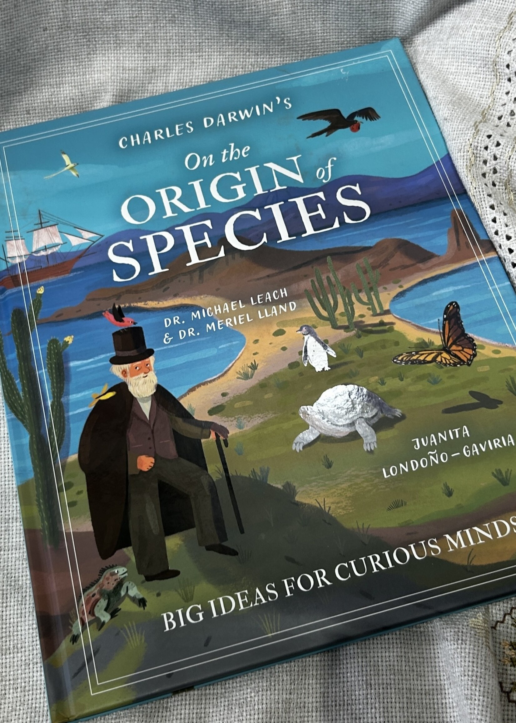 KIDS  /  BOOK - On The Origin of Species base on  Charles Darwin's theory