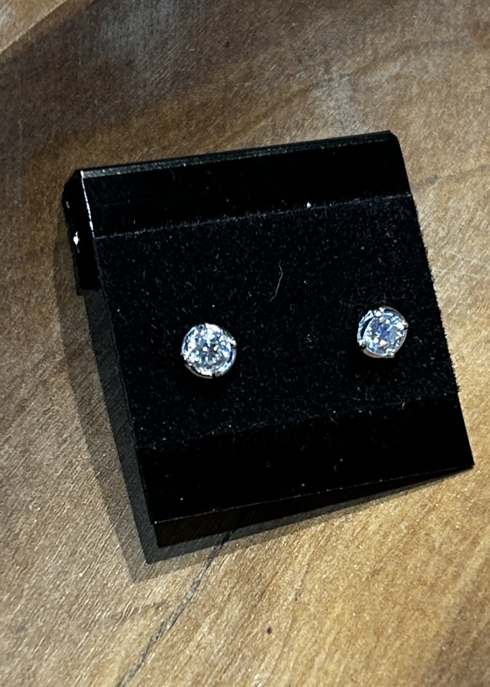 JEWELRY - Earrings, Stud with Moissanites 0.10 ct,  925 Sterling Silver