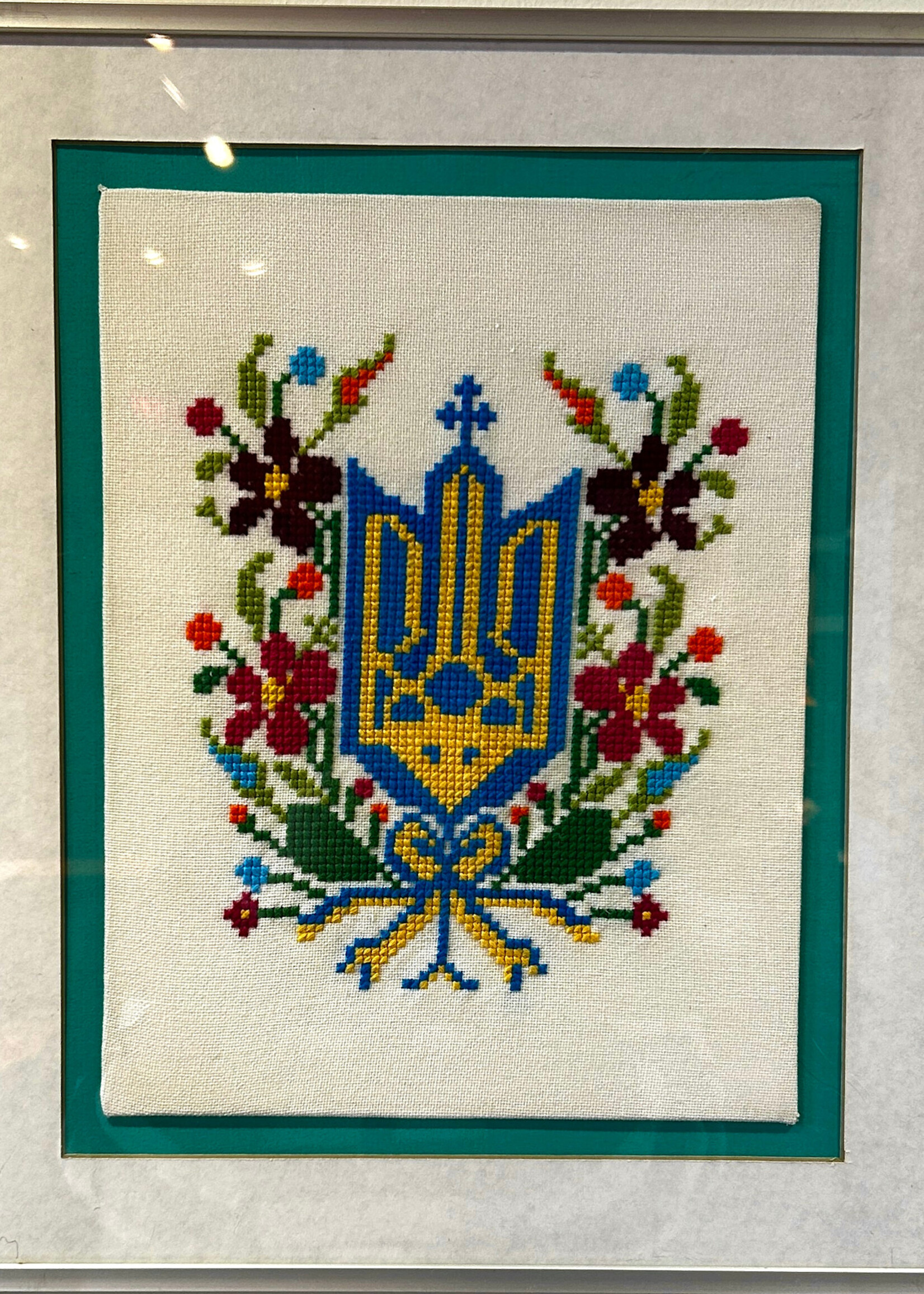 ART - Tryzub Embroidery in Frame, Coat of Arms Ukraine, handmade crosstitching