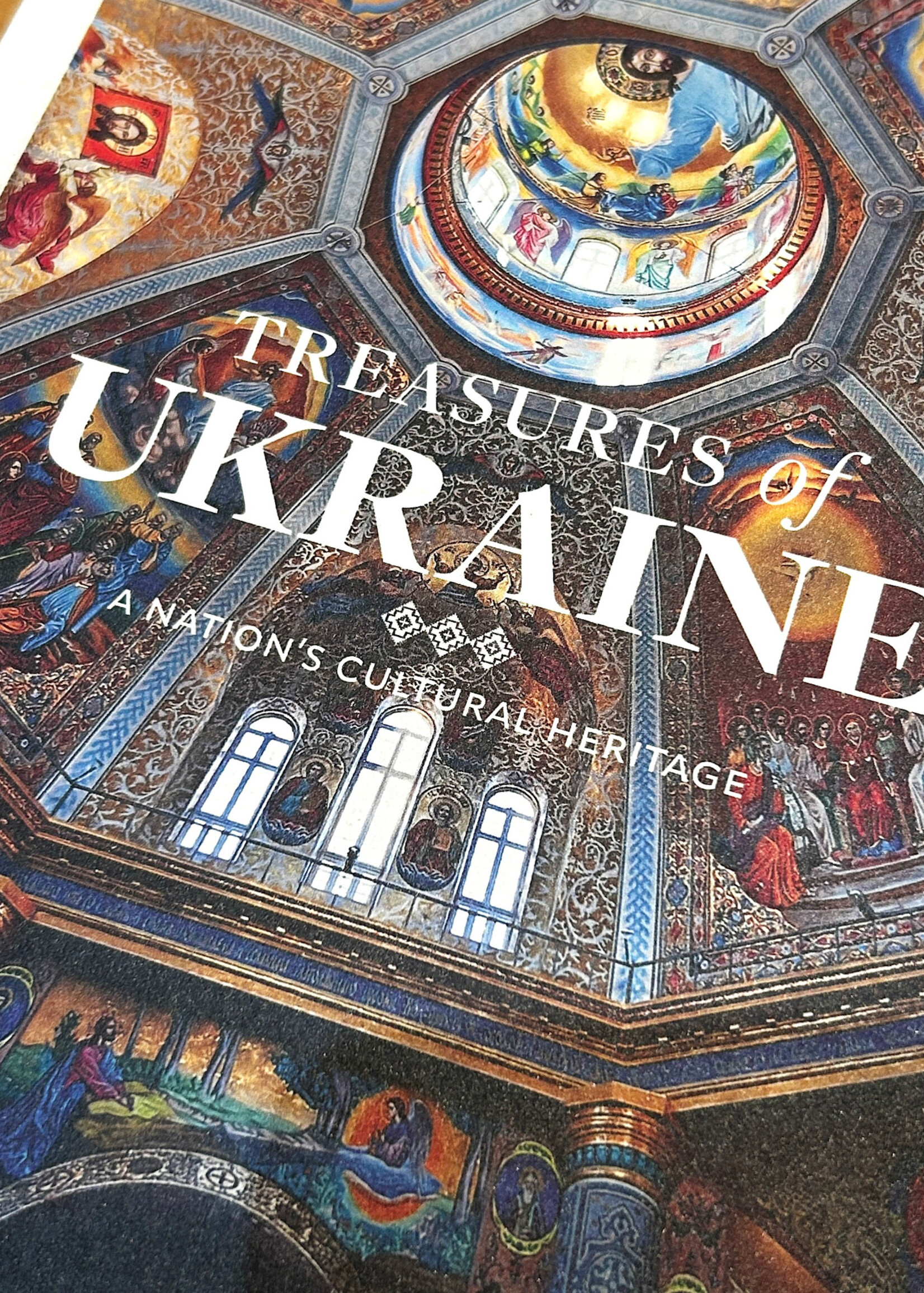 BOOK - Treasures of UKRAINE a nation's cultural heritage , foreword Andrey Kurkov pub. by Thames & Hudson