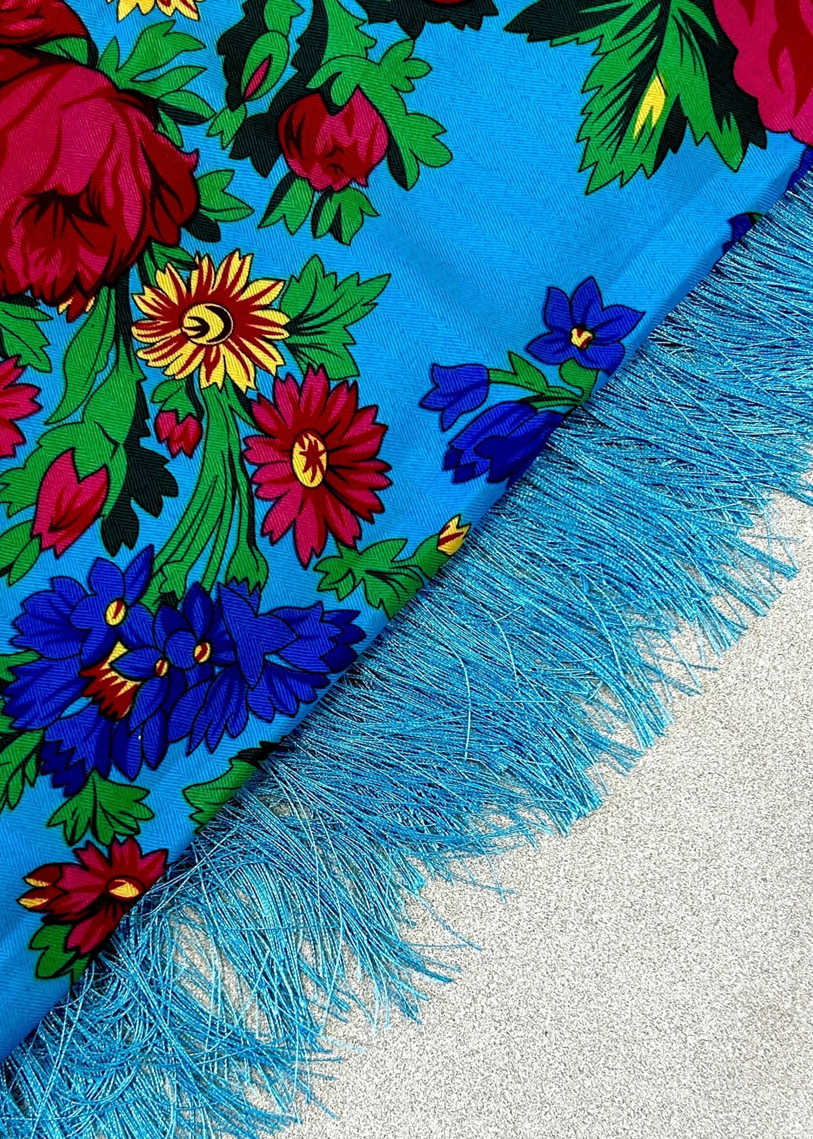 APPAREL - (W) Shawl / Ukrainian Hustka Traditional Scarf with  Fringle/ 36x36"