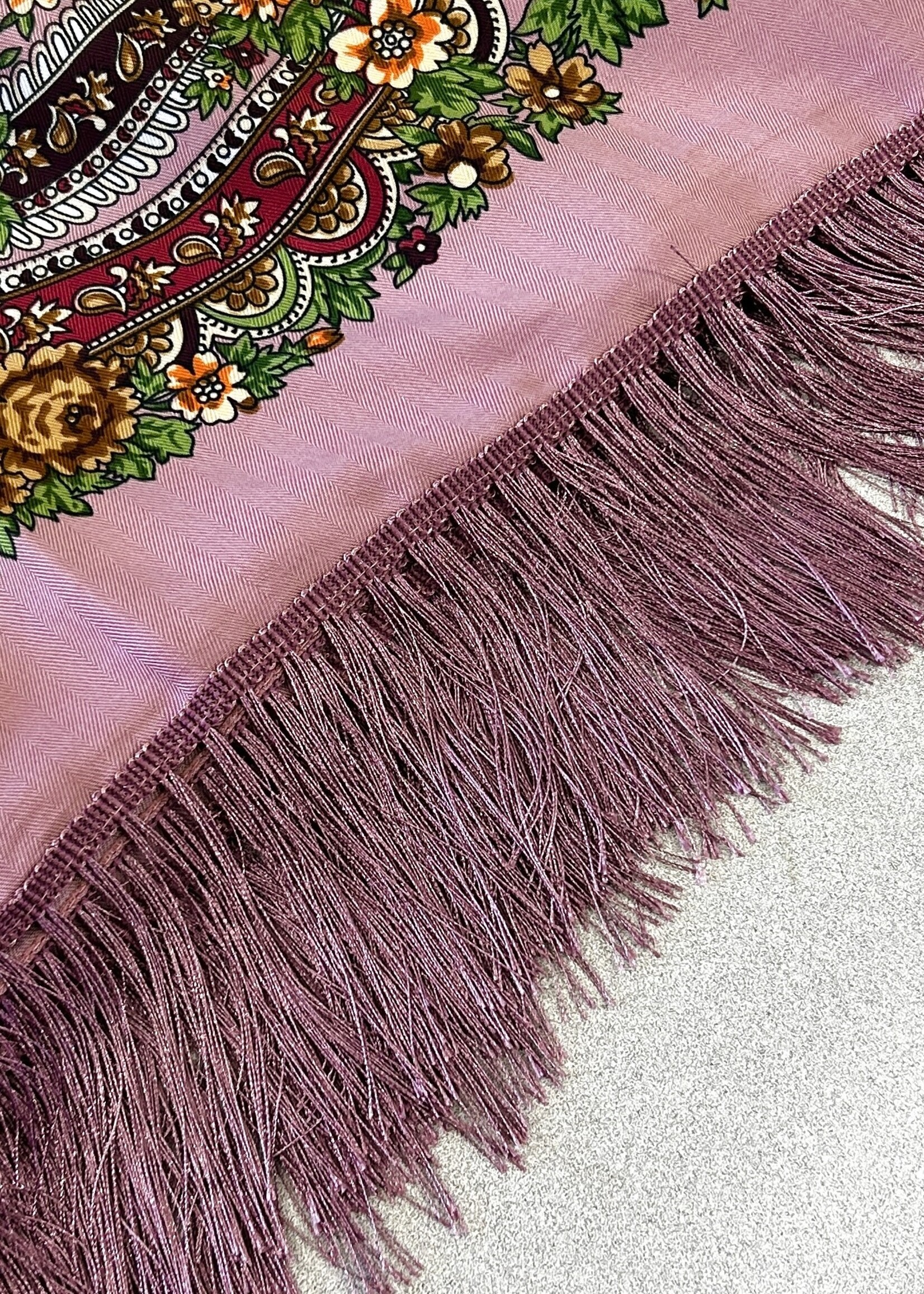 APPAREL - (W) Shawl / Ukrainian Hustka Traditional Scarf with  Fringle/ 36x36"