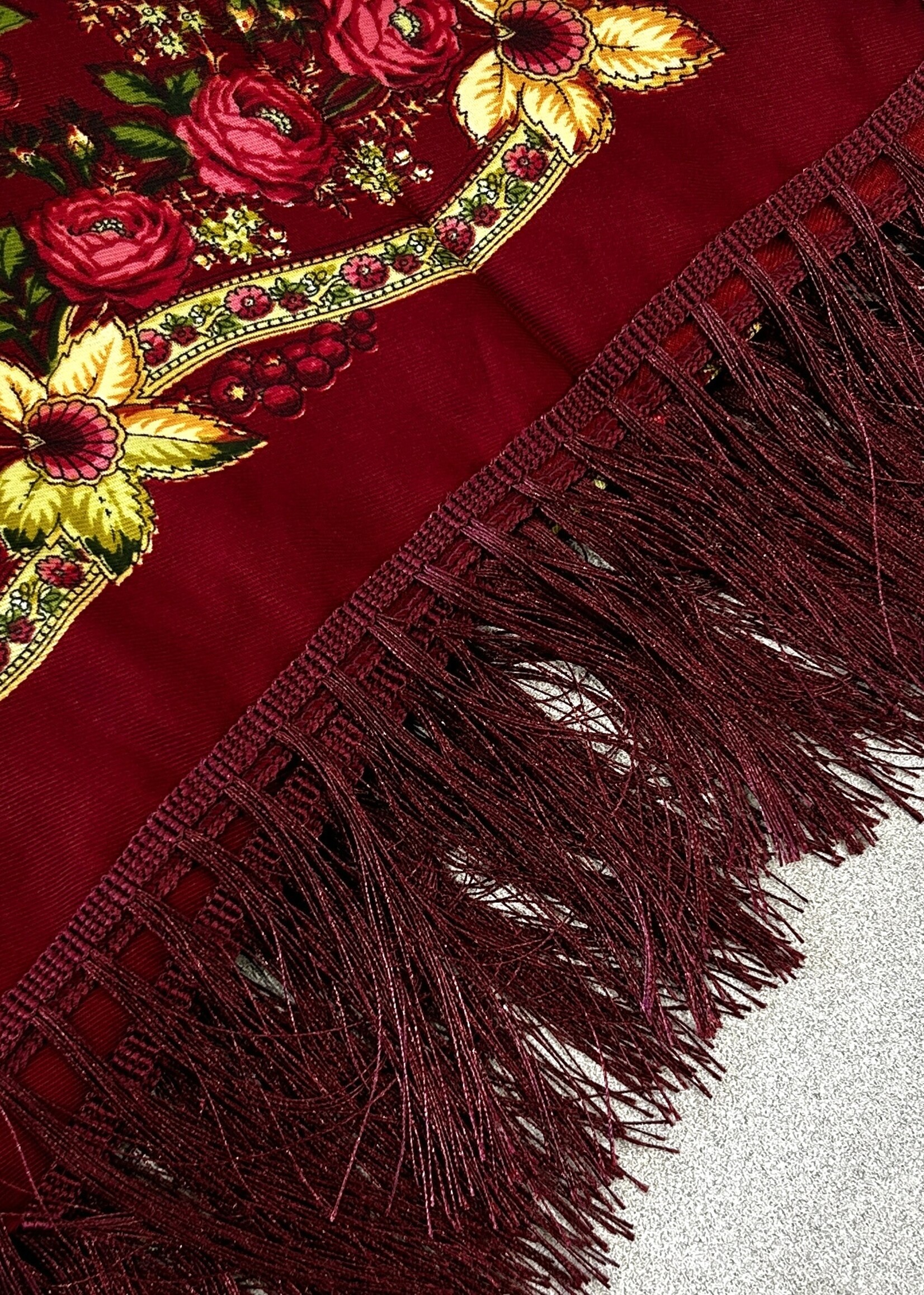 APPAREL - (W) Shawl / Ukrainian Hustka Traditional Scarf with  Fringle/ 36x36"